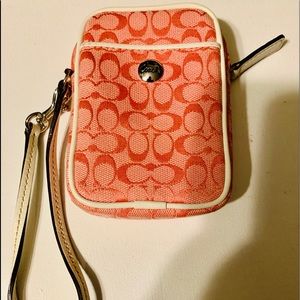 COACH SMALL PHONE/CAMERA BAG
